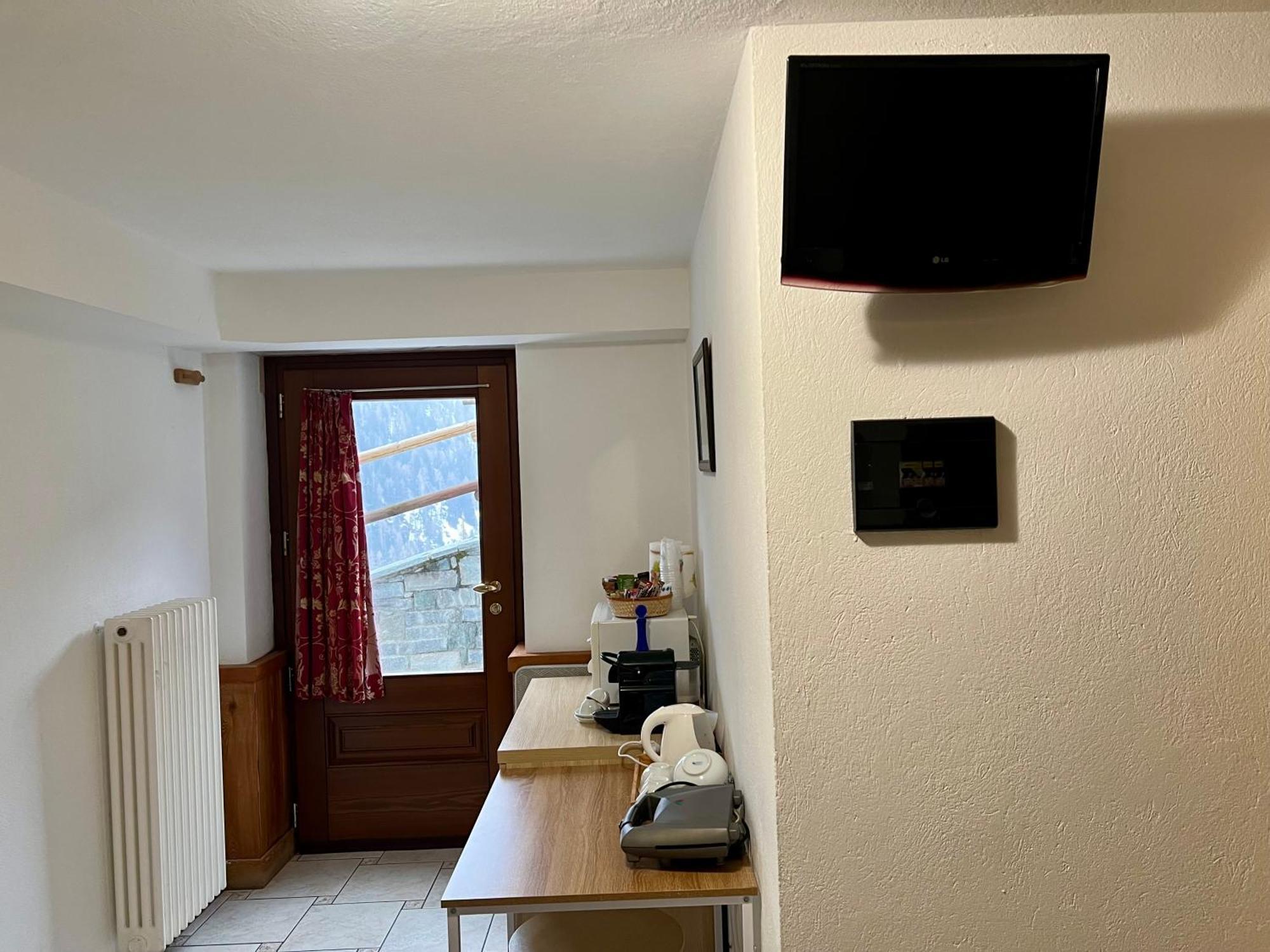 Affittacamere Buenavista Guest House Champoluc Habitación foto