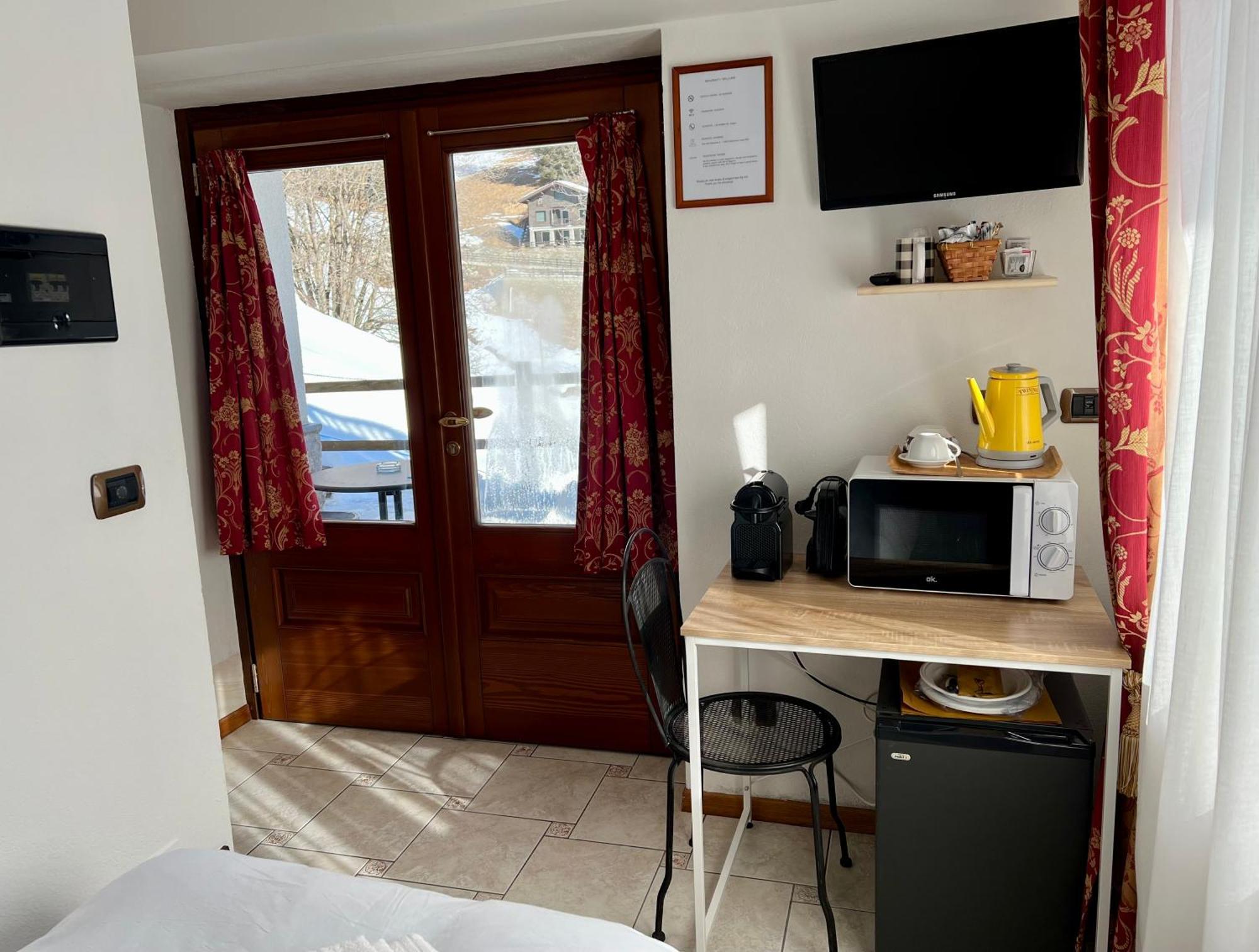 Affittacamere Buenavista Guest House Champoluc Habitación foto