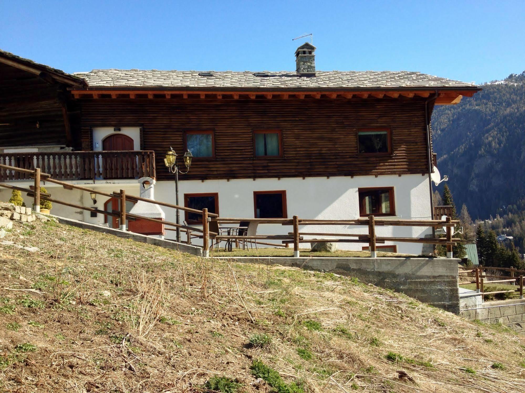 Affittacamere Buenavista Guest House Champoluc Exterior foto